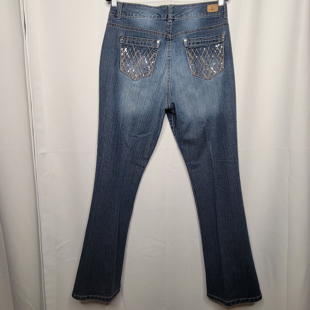 Bandolino Classic Blue Denim Jeans With Embelished Back Pockets - Picture 7 of 14